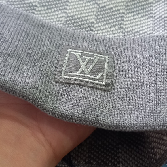 Louis Vuitton Beanie - Picture 10 of 10